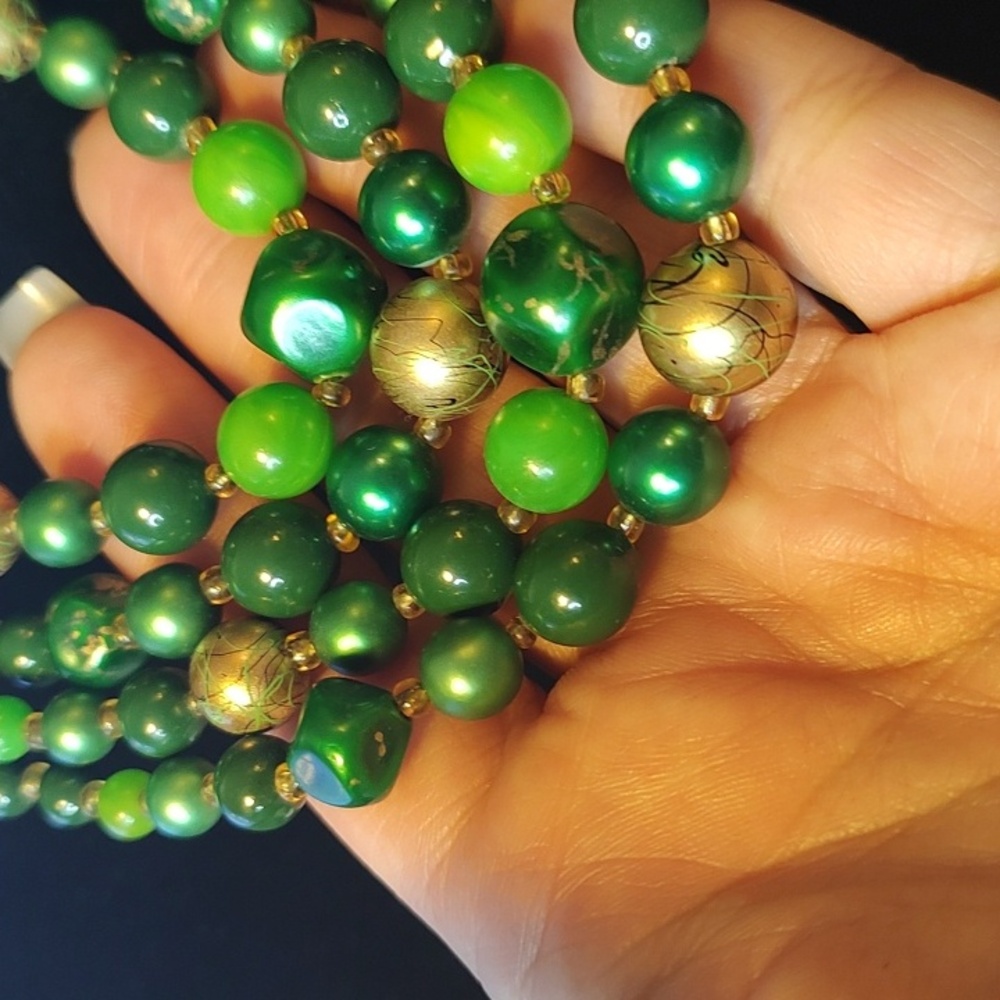 Japan Green Beaded Necklace and Earring Set - Picture 8 of 9